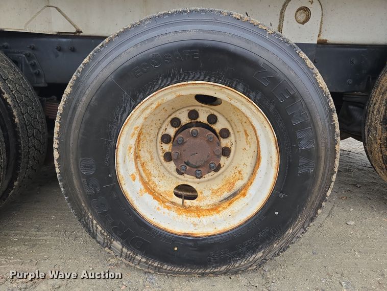 image for item EC3460 2007 International 7500 crane truck