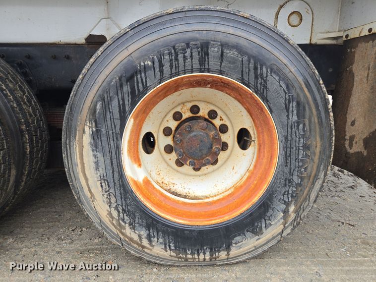 image for item EC3460 2007 International 7500 crane truck