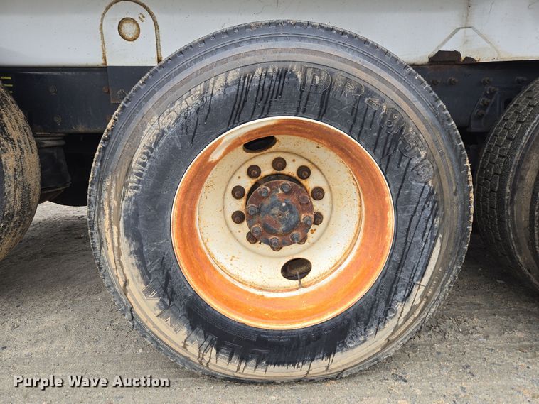 image for item EC3460 2007 International 7500 crane truck