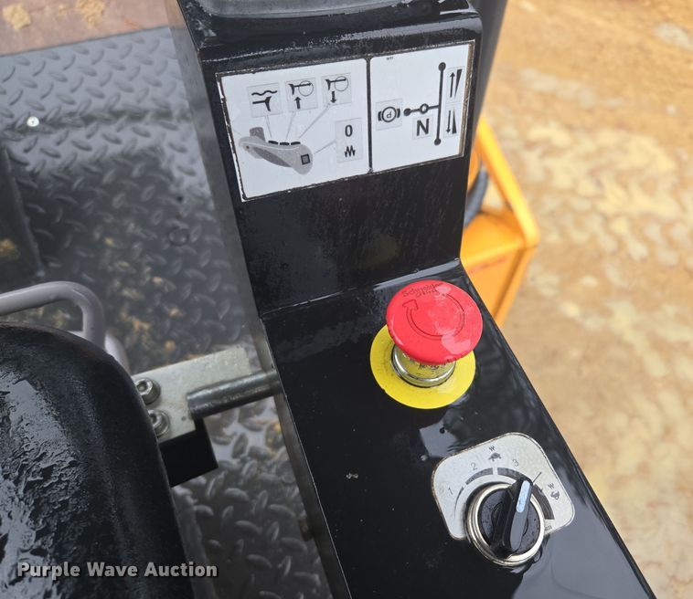 image for item EC3461 2019 Case SV212D single drum vibratory roller