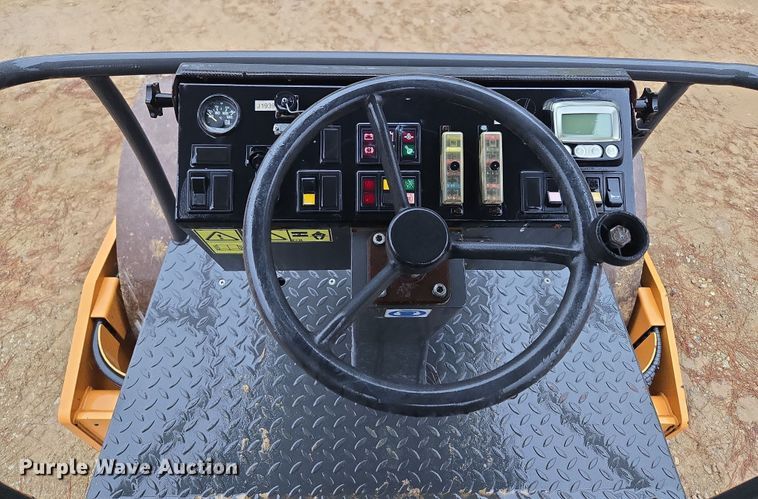 image for item EC3462 2019 Case SV208D single drum vibratory roller