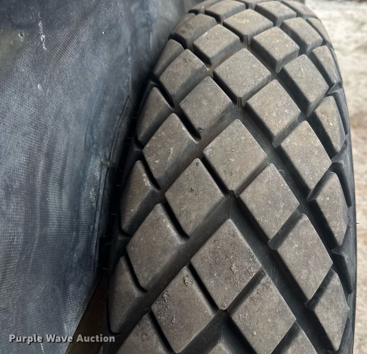 image for item EC3471 1989 Bomag BW142D single drum vibratory roller