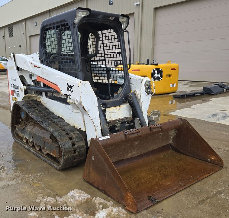 image for item EC3985 2016 Bobcat T550 tracked skid steer loader