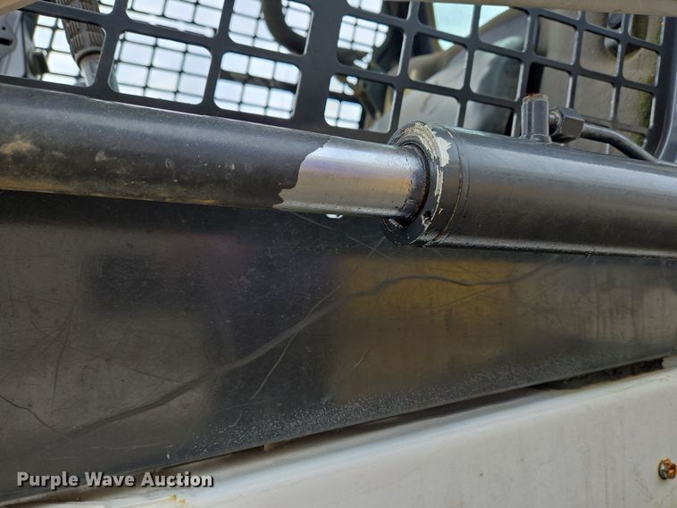 image for item EC3985 2016 Bobcat T550 tracked skid steer loader