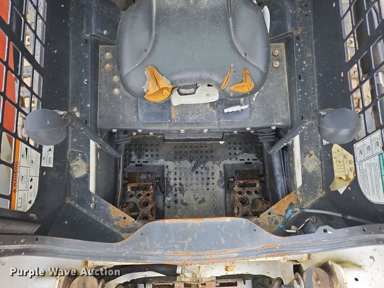 image for item EC3985 2016 Bobcat T550 tracked skid steer loader