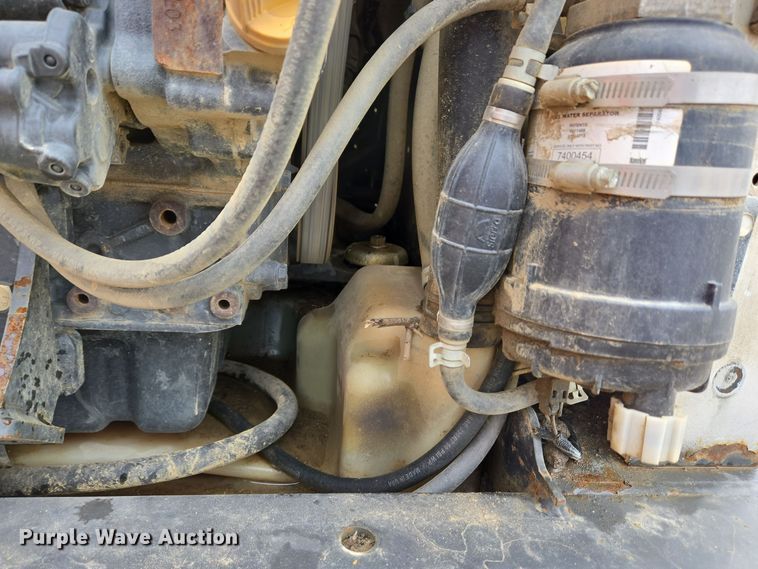 image for item EC3985 2016 Bobcat T550 tracked skid steer loader