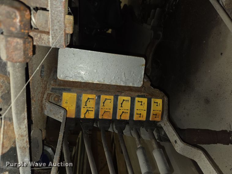 image for item EC3986 HIAB 077 B-2 CLX crane