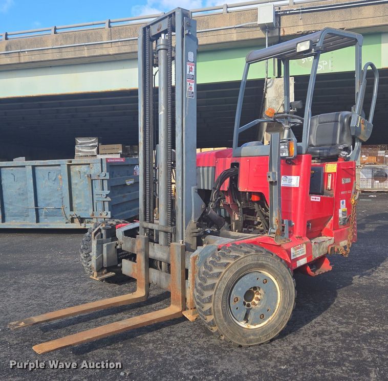 image for item EC3992 2013 Moffett M55.4 forklift