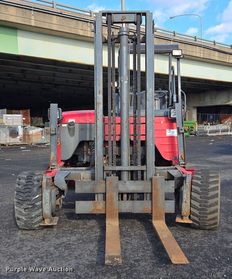 image for item EC3992 2013 Moffett M55.4 forklift