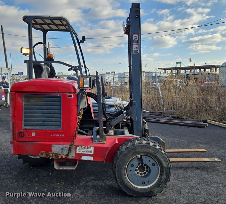 image for item EC3992 2013 Moffett M55.4 forklift