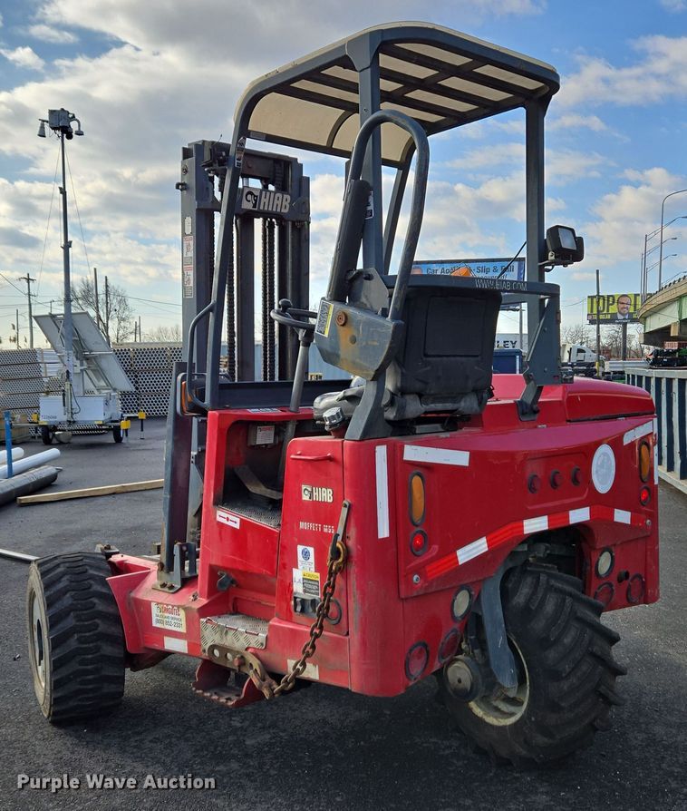 image for item EC3992 2013 Moffett M55.4 forklift
