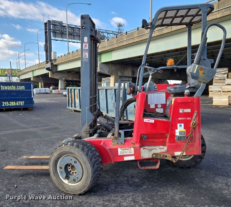 image for item EC3992 2013 Moffett M55.4 forklift