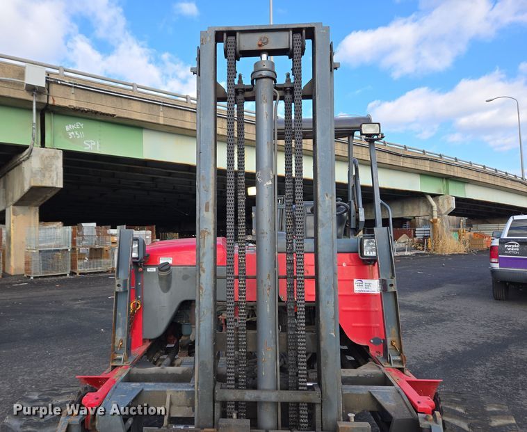 image for item EC3992 2013 Moffett M55.4 forklift