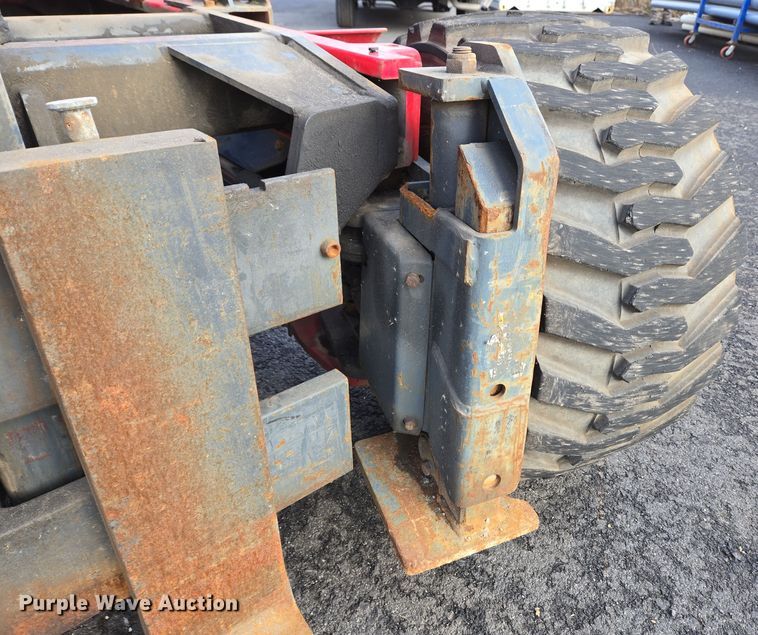 image for item EC3992 2013 Moffett M55.4 forklift