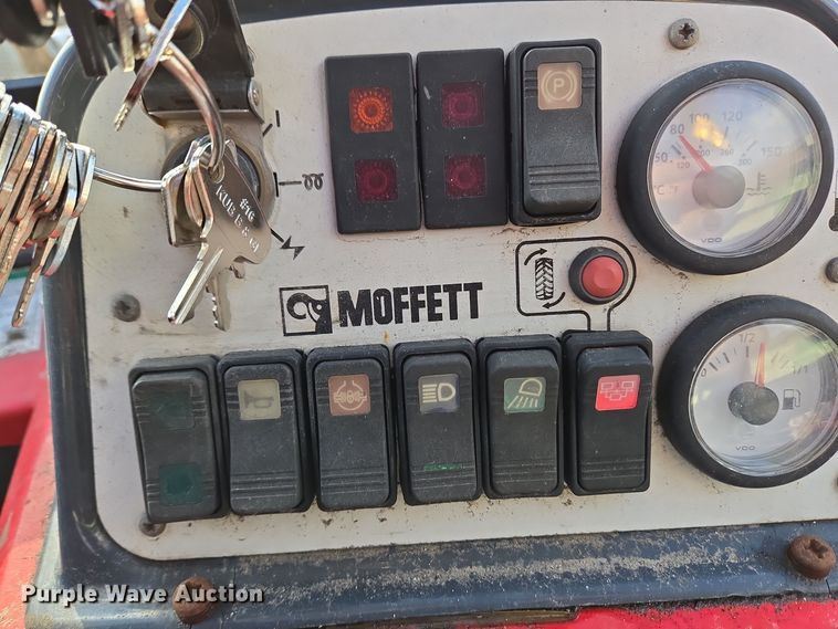 image for item EC3992 2013 Moffett M55.4 forklift