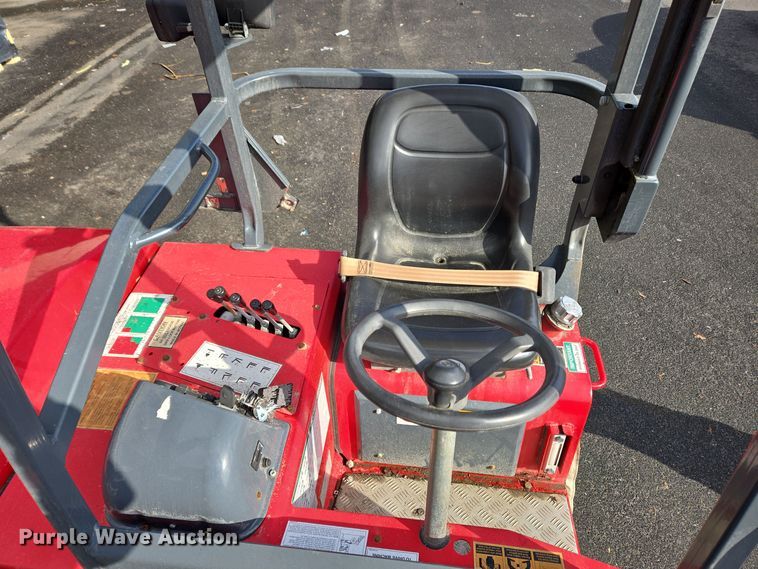 image for item EC3993 2012 Moffett M55.4 forklift