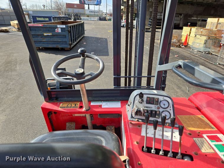 image for item EC3993 2012 Moffett M55.4 forklift