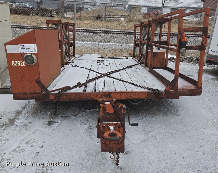 image for item EC4004 1982 Owens Classic equipment trailer