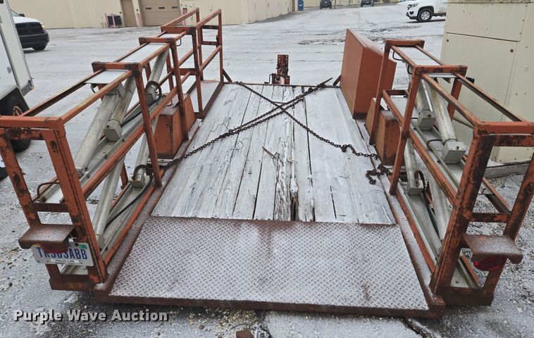 image for item EC4004 1982 Owens Classic equipment trailer