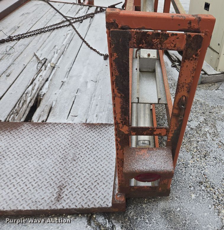 image for item EC4004 1982 Owens Classic equipment trailer