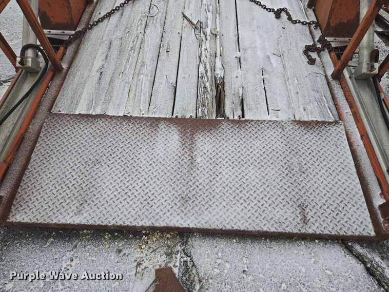 image for item EC4004 1982 Owens Classic equipment trailer