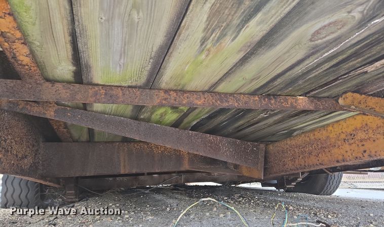 image for item EC4004 1982 Owens Classic equipment trailer