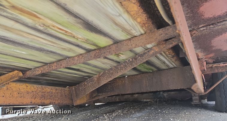 image for item EC4004 1982 Owens Classic equipment trailer