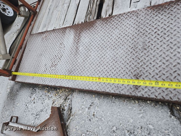 image for item EC4004 1982 Owens Classic equipment trailer