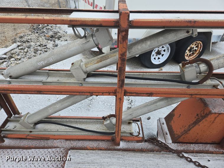 image for item EC4004 1982 Owens Classic equipment trailer