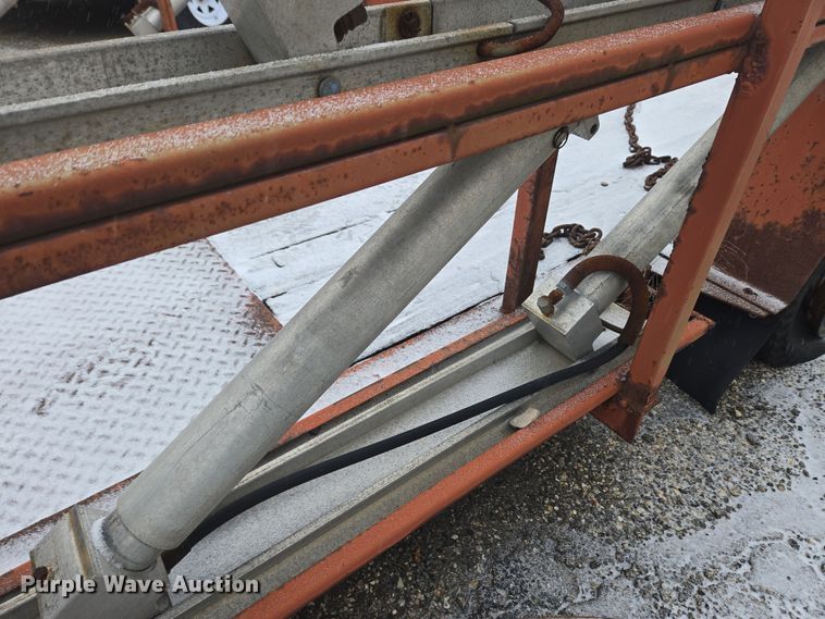 image for item EC4004 1982 Owens Classic equipment trailer