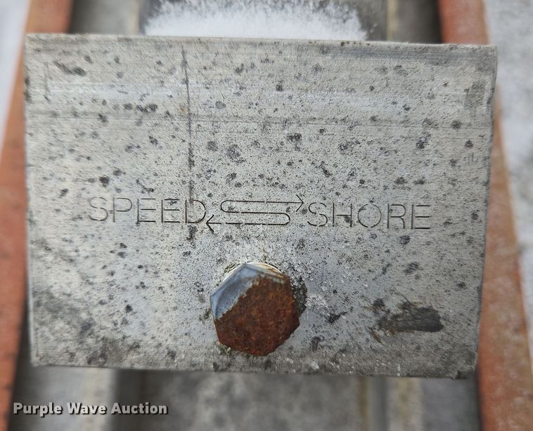 image for item EC4004 1982 Owens Classic equipment trailer