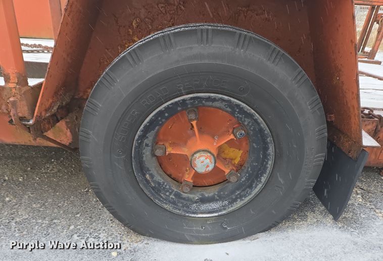 image for item EC4004 1982 Owens Classic equipment trailer