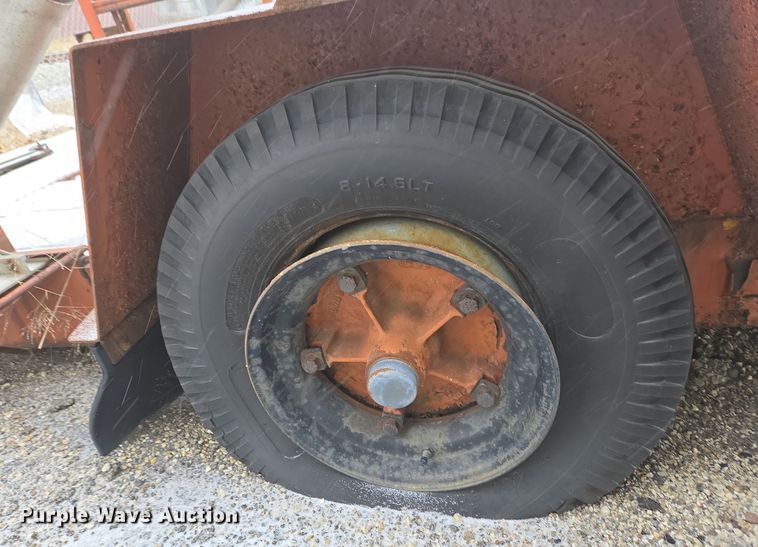 image for item EC4004 1982 Owens Classic equipment trailer