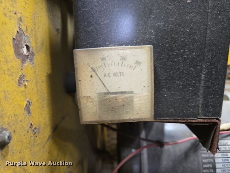 image for item EC4005 HESCO 3250-05 generator