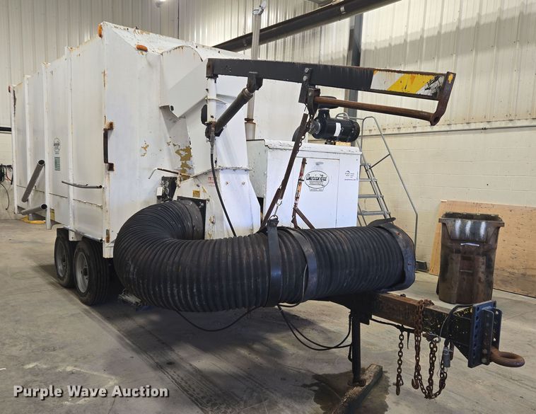 image for item EC4007 2009 American Road Machinery ALC25 leaf vacuum