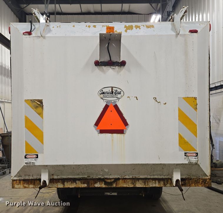 image for item EC4007 2009 American Road Machinery ALC25 leaf vacuum