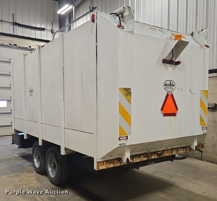 image for item EC4007 2009 American Road Machinery ALC25 leaf vacuum