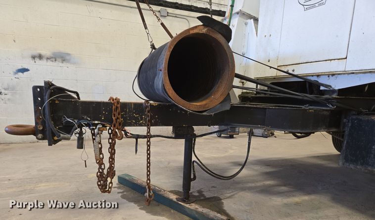 image for item EC4007 2009 American Road Machinery ALC25 leaf vacuum