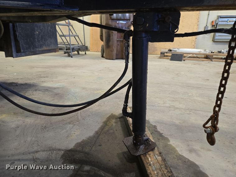 image for item EC4007 2009 American Road Machinery ALC25 leaf vacuum