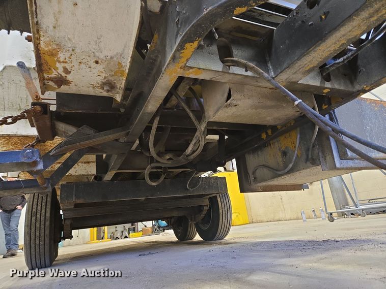 image for item EC4007 2009 American Road Machinery ALC25 leaf vacuum