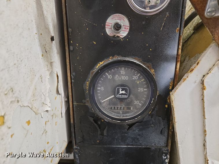 image for item EC4007 2009 American Road Machinery ALC25 leaf vacuum