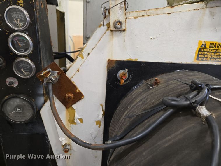 image for item EC4007 2009 American Road Machinery ALC25 leaf vacuum