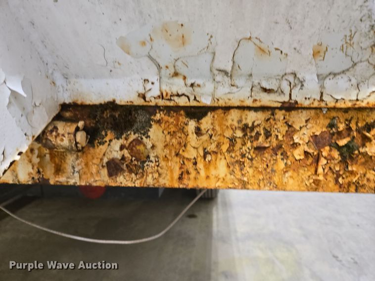 image for item EC4007 2009 American Road Machinery ALC25 leaf vacuum