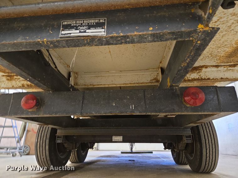 image for item EC4007 2009 American Road Machinery ALC25 leaf vacuum