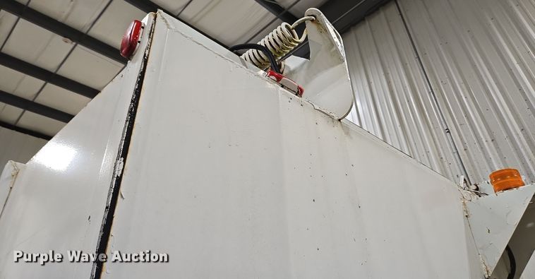 image for item EC4007 2009 American Road Machinery ALC25 leaf vacuum