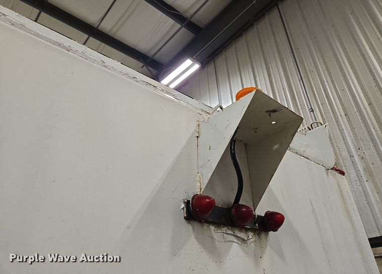 image for item EC4007 2009 American Road Machinery ALC25 leaf vacuum