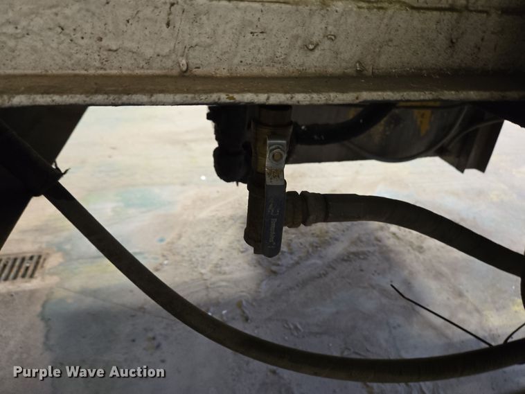 image for item EC4007 2009 American Road Machinery ALC25 leaf vacuum