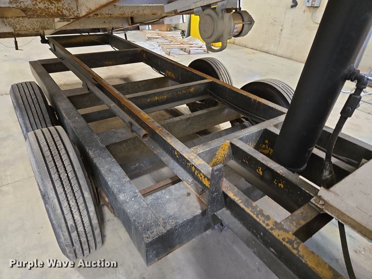 image for item EC4007 2009 American Road Machinery ALC25 leaf vacuum