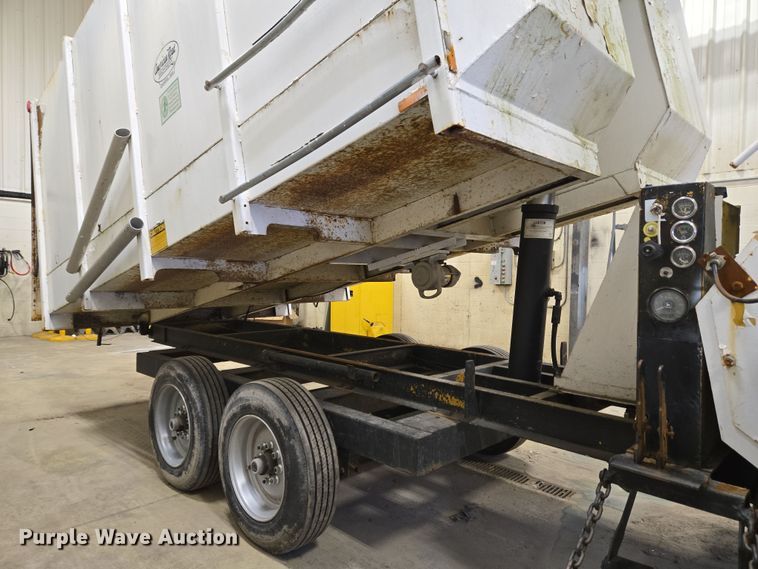 image for item EC4007 2009 American Road Machinery ALC25 leaf vacuum