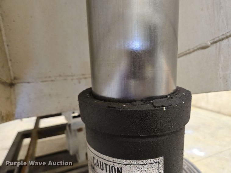 image for item EC4007 2009 American Road Machinery ALC25 leaf vacuum